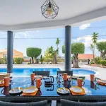 Villa Casa Laranja Three Bedroom *