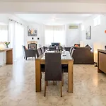 Casa Laranja Three Bedroom Loulé