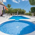 Villa Casa Laranja Three Bedroom Loulé