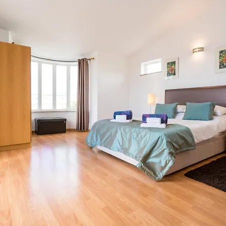 Casa Laranja Three Bedroom ローレ