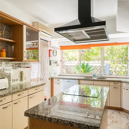 Casa Laranja Three Bedroom Loulé