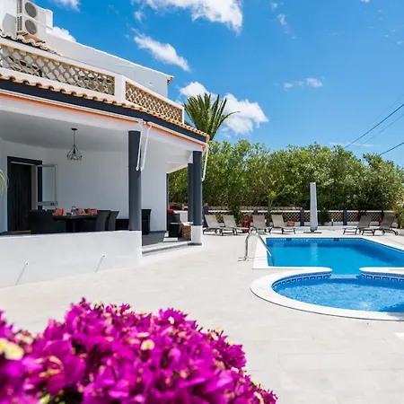 Casa Laranja Three Bedroom Villa *
