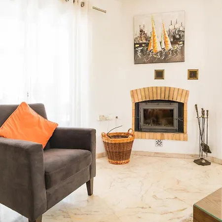 Vila Casa Laranja Three Bedroom