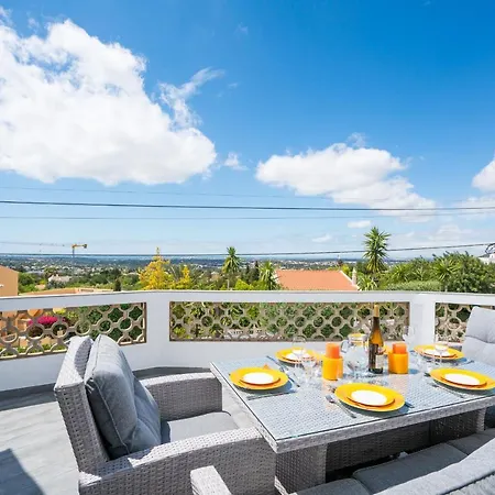 Casa Laranja Three Bedroom