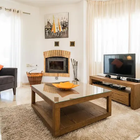 Vila Casa Laranja Three Bedroom Loulé