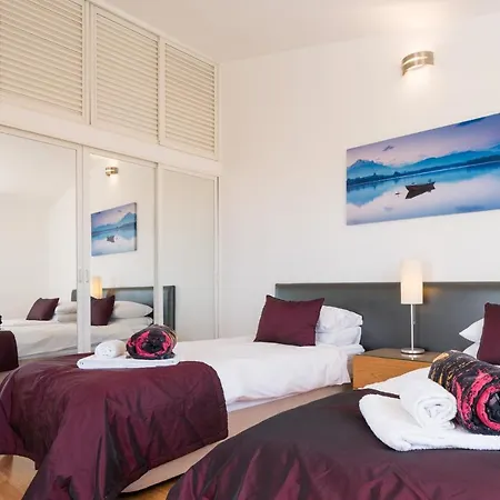 Vila Casa Laranja Three Bedroom