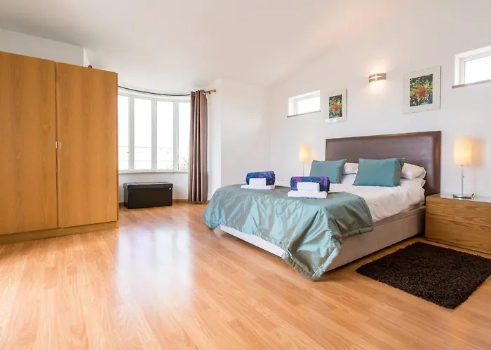 Casa Laranja Three Bedroom ローレ