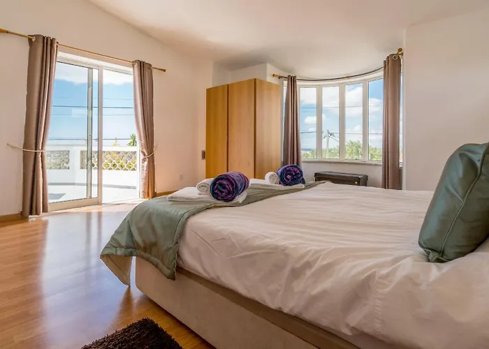 Casa Laranja Three Bedroom ローレ