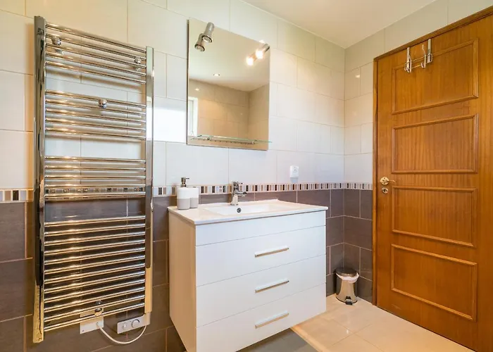 Casa Laranja Three Bedroom ヴィラ *