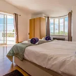 Casa Laranja Three Bedroom Лоле