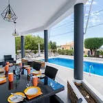 Вилла Casa Laranja Three Bedroom Лоле