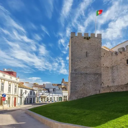 Casa Laranja Three Bedroom ヴィラ *