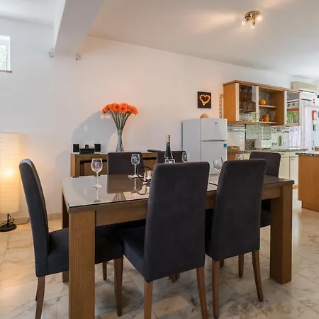 Casa Laranja Three Bedroom 别墅 *