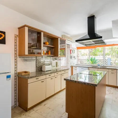 Casa Laranja Three Bedroom 别墅 *