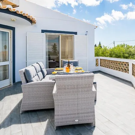 Casa Laranja Three Bedroom *