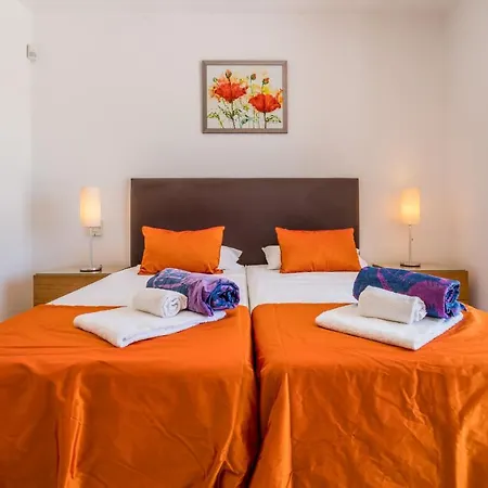 Casa Laranja Three Bedroom Villa *