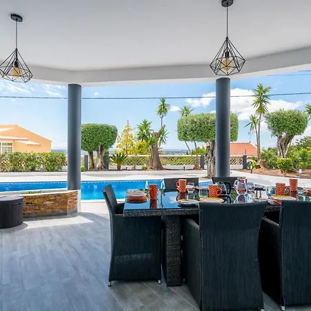 Casa Laranja Three Bedroom فيلة *