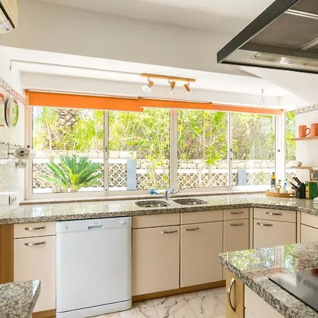 Casa Laranja Three Bedroom