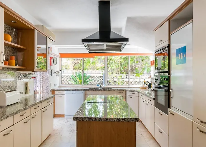 Casa Laranja Three Bedroom * ローレ