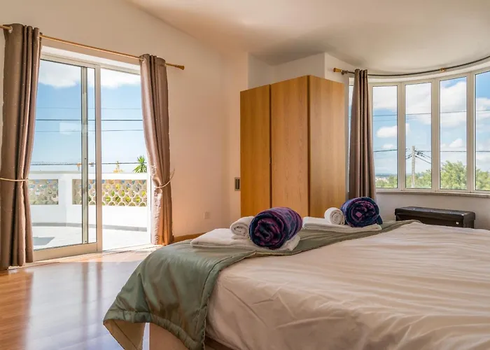 Casa Laranja Three Bedroom *