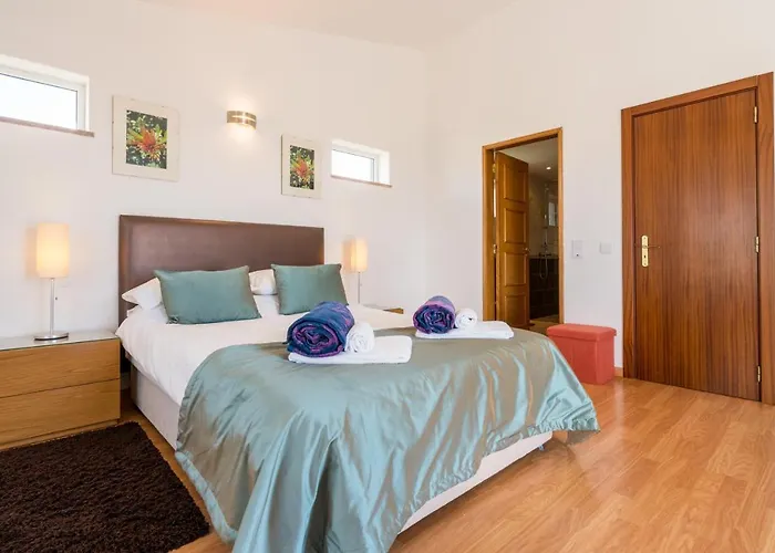 Casa Laranja Three Bedroom *