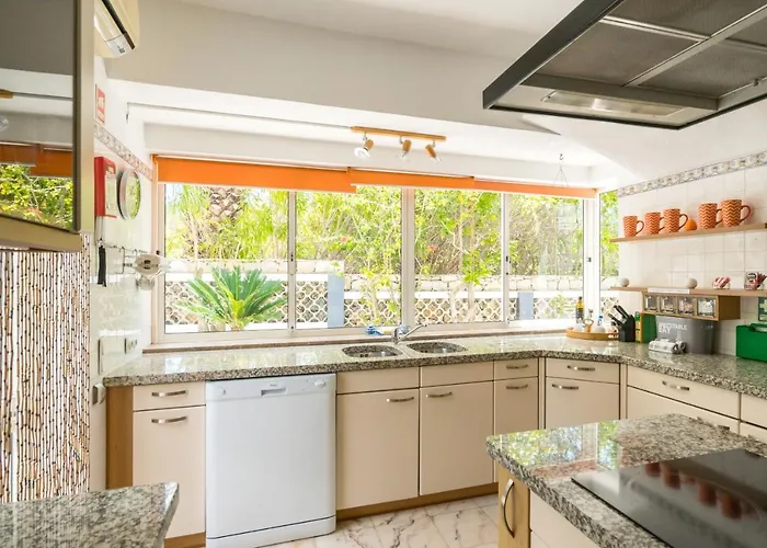 Casa Laranja Three Bedroom