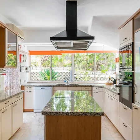 Casa Laranja Three Bedroom * Лоле