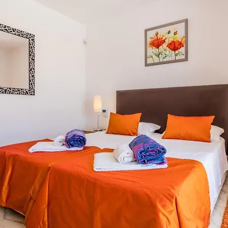 Вилла Casa Laranja Three Bedroom *