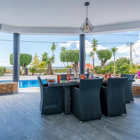 Вилла Casa Laranja Three Bedroom Лоле