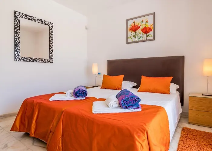 Villa Casa Laranja Three Bedroom *