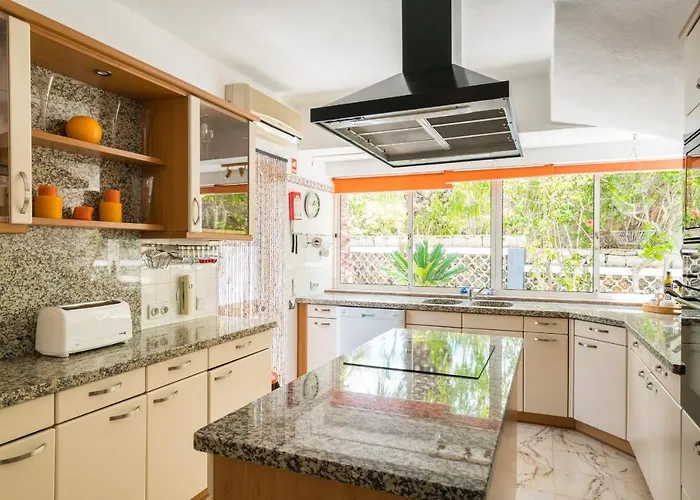 Casa Laranja Three Bedroom Loulé