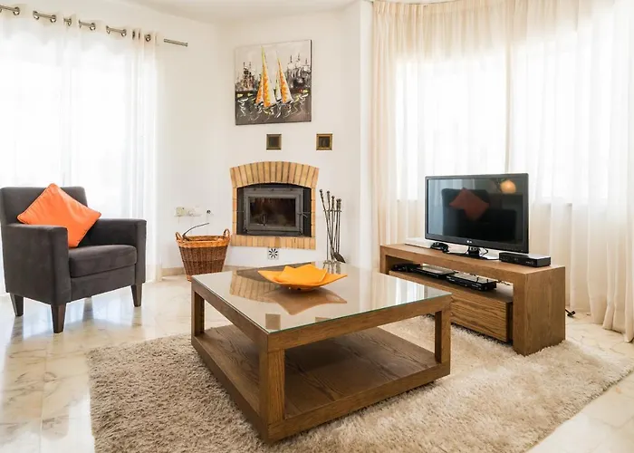 Villa Casa Laranja Three Bedroom Loulé