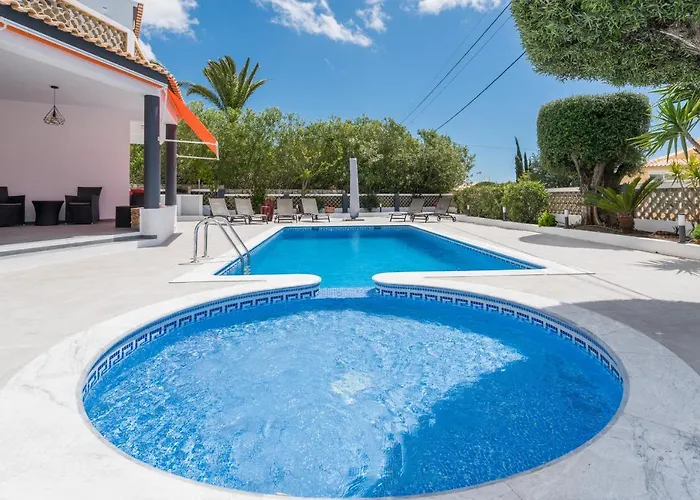 Villa Casa Laranja Three Bedroom Loulé